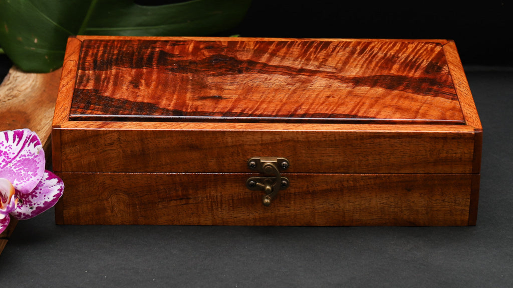 Hawaiian curly koa wood keepsake box to hold matching steak knife set handcrafted by SalterFineCutlery 