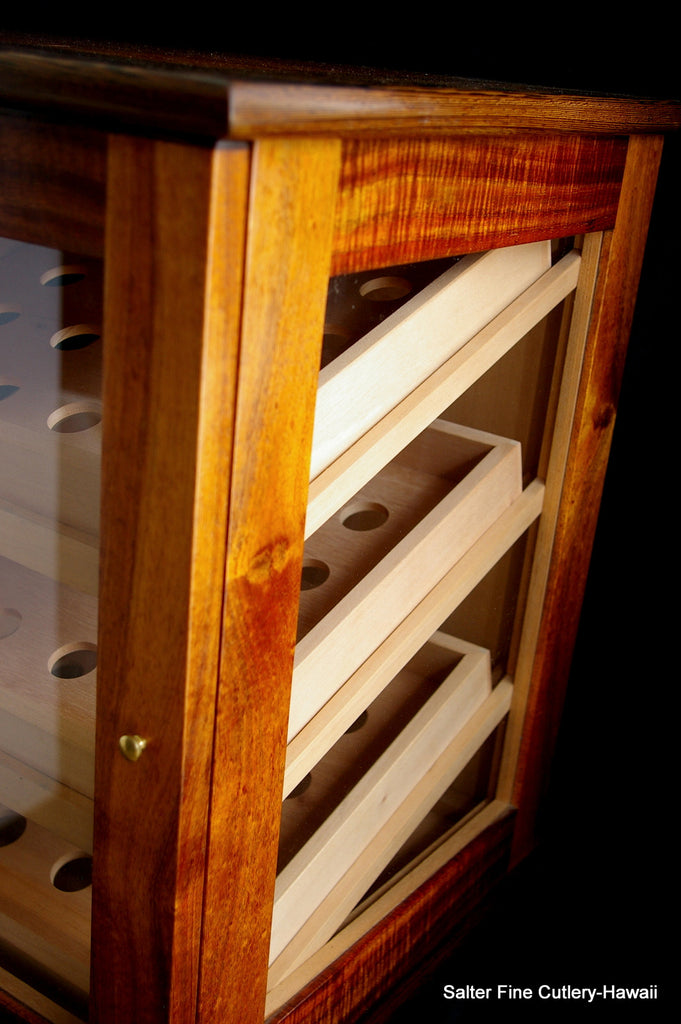 Corner detail of custom koa wood display humidor by SalterFineCutlery Hawaii